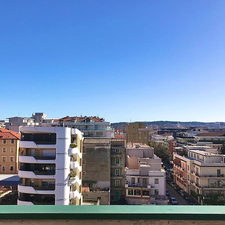 Skyescape Pescara Centro Apartment Bagian luar foto